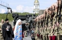 Митрополит Августин благословил военных за торжественной церемонией принесения присяги