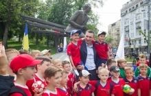 Кличко разом із вихованцями клубу "Динамо" вшанував пам’ять Валерія Лобановського