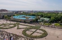 В Харькове участники Велодня создали самую большую в Украине движущуюся фигуру велосипеда