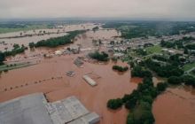 Після численних торнадо будинки та дороги в США руйнують масштабні повені (фотогалерея)