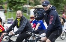 Кличко принял участие в велопараде ко Дню Киева