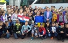 Діти переселенців із зони АТО поїхали відпочивати до Хорватії за підтримки ФІФА (фото)