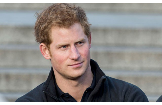 Без Меган Маркл і усміхається більше: принц Гаррі з'явився сам на заході в Лондоні