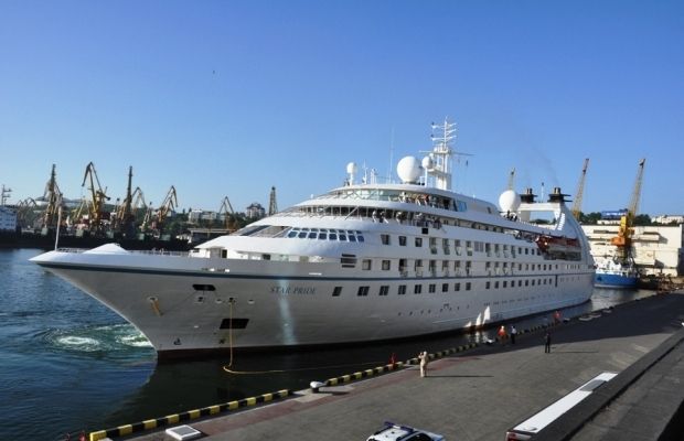 Круизные компании отменили часть судозаходов в Одесский порт из-за COVID-19