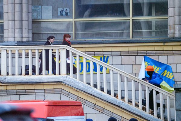 Намети, 'Беркут' і дим від покришок: посеред Москви заради фільму влаштували 'майдан'