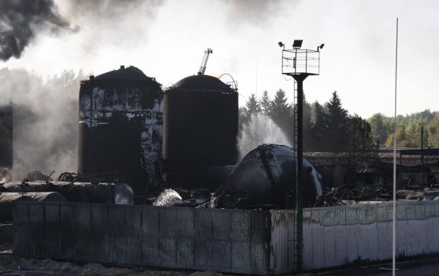 Пожежа на нафтобазі спалахнула 8 червня / facebook.com/MNS.GOV.UA