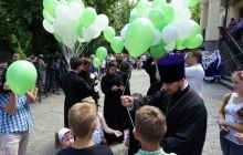 Глава УПЦ МП передал материальную помощь детям погибших участников АТО