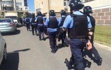 На Оболоні в Києві продовжується протистояння між правоохоронцями та противниками КиївПрайда