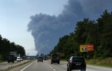 В Киеве объявили высший класс пожарной опасности из-за горящей нефтебазы