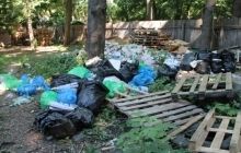 Мероприятия в киевском парке Пушкина превратили зеленую зону в "остров грязи" (фото)