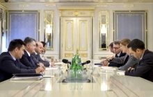 Порошенко поблагодарил представителя США в ООН за вклад в отстаивание позиции Украины