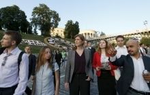 Представниця США заявила, що українці борються у двох битвах водночас