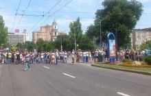 В центре Донецка митингующие перекрыли улицу