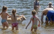 В Киеве запретили купаться на восьми пляжах