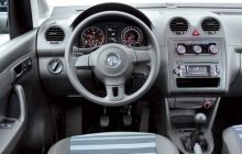 Російський автопром іде на затяжні канікули через різкий спад продажів