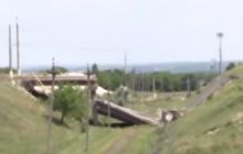 У сюжеті Lifenews один і той самий міст називали підірваним то ЗСУ, то "ополченням"