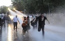 Полиция Армении заявляет об обнаружении холодного оружия у демонстрантов