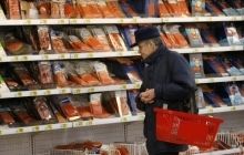 Two-thirds of Russians spend less money on foods in recent months