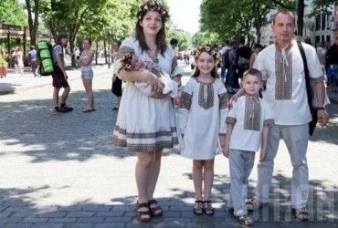 В Одесі півтори тисячі осіб вийшли на Мегамарш у вишиванках