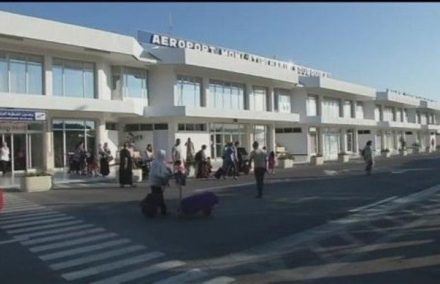 Сотни украинских туристов уже вторые сутки не могут вылететь из Туниса