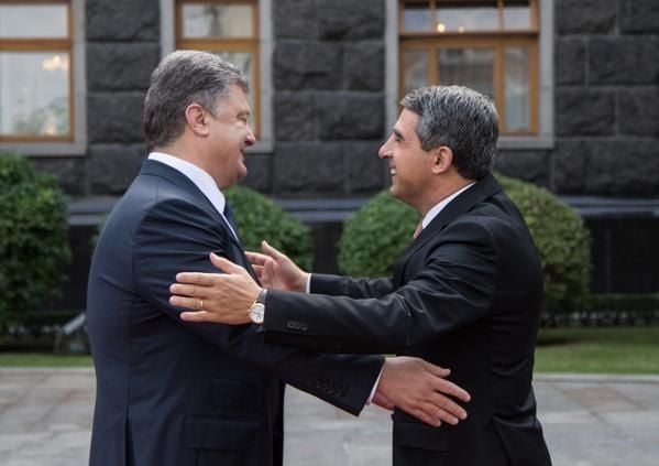 twitter.com/poroshenko twitter.com/poroshenko