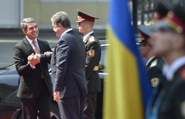 twitter.com/poroshenko twitter.com/poroshenko