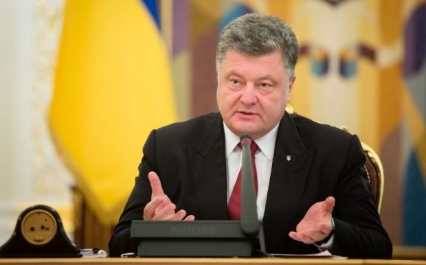 Порошенко просит Конституционную комиссию изучить вопрос отзыва депутатов ВР / president.gov.ua