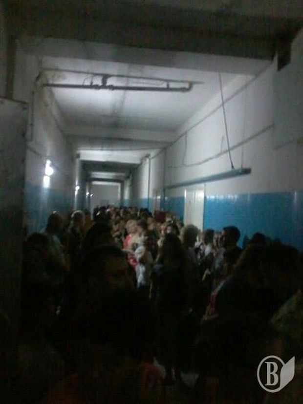 фото черги на другому поверсі фото черги на другому поверсі