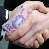За 5 лет почти на 25% уменьшилось число оправдывающих взятки украинцев – опрос