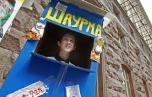 Кіоски з шаурмою й квасом під Київрадою: у столиці вимагали активніше демонтувати МАФи (фоторепортаж)