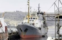 Court arrests Ukrainian fishing vessel for entering Crimea port