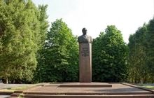 У Дніпродзержинську вирішили прибрати пам'ятник радянському лідерові та "земляку" Брежнєву