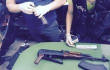 В заблокированном авто на 205 округе нашли списки для подкупа избирателей и оружие (фоторепортаж)