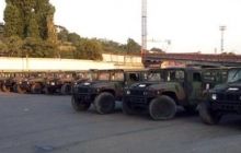 100 військових "Хаммерів" з США прибули в Одесу - Пайєтт