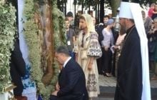 Порошенко вклонився чудотворним іконам Богородиці у Києво-Печерській лаврі