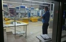 Вночі у супермаркеті Харкова невідомий відкрив стрілянину, є загиблі (фото)