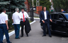 ЗМІ: Приватна фірма без договору "катає" керівництво податкової на "Лексусах" вартістю $ 173 тисячі (фото, відео)