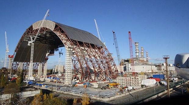 The construction of the new safe confinement at the Chornobyl NPP / Photo from UNIAN