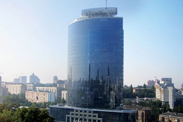Kyiv business center Parus (Sail) / travellife.com.ua