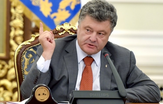 Poroshenko earlier announced the transition to NATO standards by 2020 / Photo from UNIAN