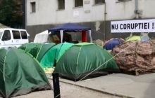В Молдове полиция снесла палаточный "Городок Свободы", где протестовали против повышения тарифов