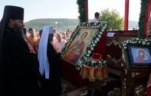 Митрополит Онуфрий посещает западные епархии Украинской Православной Церкви