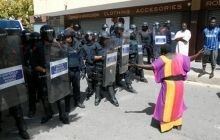 В Іспанії через загибель сенегальця відбулися зіткнення мігрантів з поліцією (фото, відео)