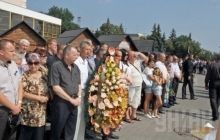 У Луцьку понад тисячу осіб прийшли попрощатися з депутатом Єремеєвим (фоторепортаж)
