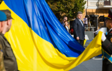 Порошенко: Украина выстояла самый тяжелый год своей истории и готова идти вперед
