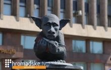 В Запорожье открыли памятник Путину со "злодейски убиенным русскоязычным" снегирем