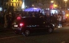 Вночі у центрі Києва билися студенти і "штурмували" комунальну техніку