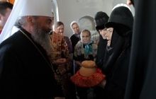 У день святих мучеників Флора і Лавра Блаженніший Онуфрій молився у Флорівському монастирі
