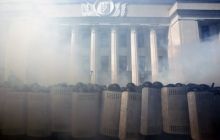 "Відродження" вимагає покарати депутатів і політиків, які брали участь у сутичках під Радою