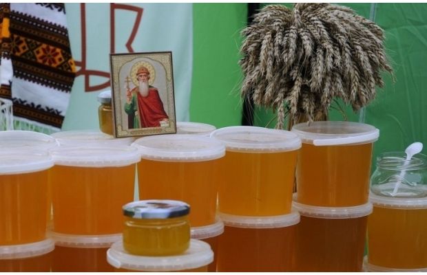 Поздравления с Медовым Спасом 2019: стихи и открытки